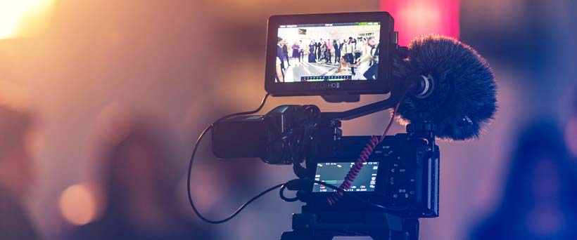 videographer camera